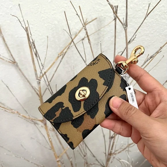 Coach | Accessories | Coach Complimentary Turnlock Card Case With